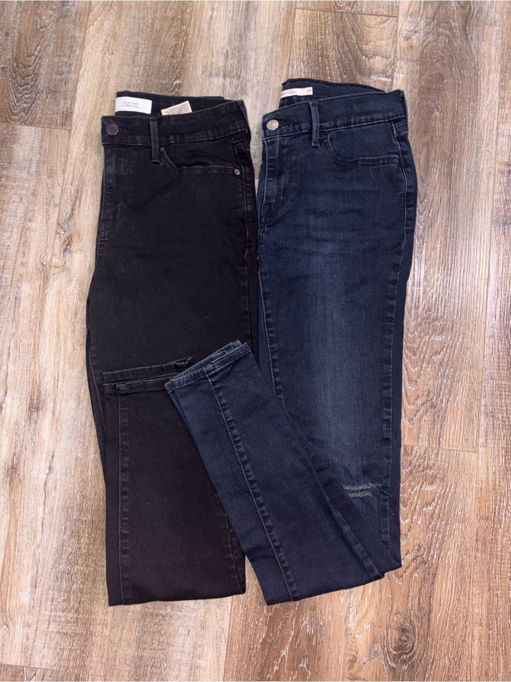 Levi's Women’s Skinny Jeans - Black & Dark Blue